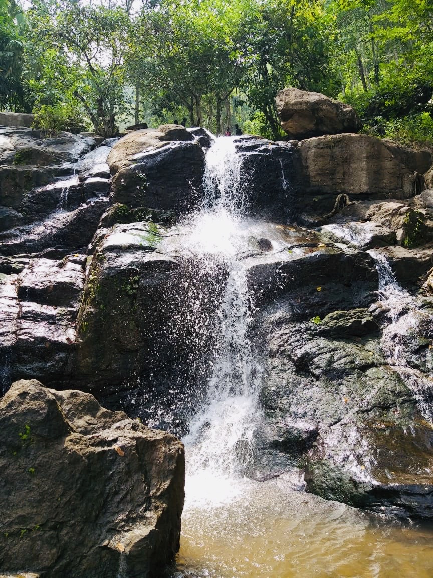 Had a great experience in Maneera water fall, nice location to spend time with friends and family